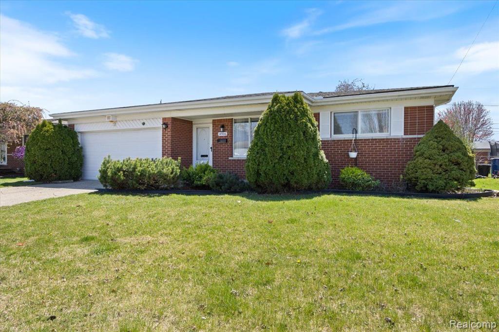 Sold home at 14506 Brohl Drive in Warren Michigan