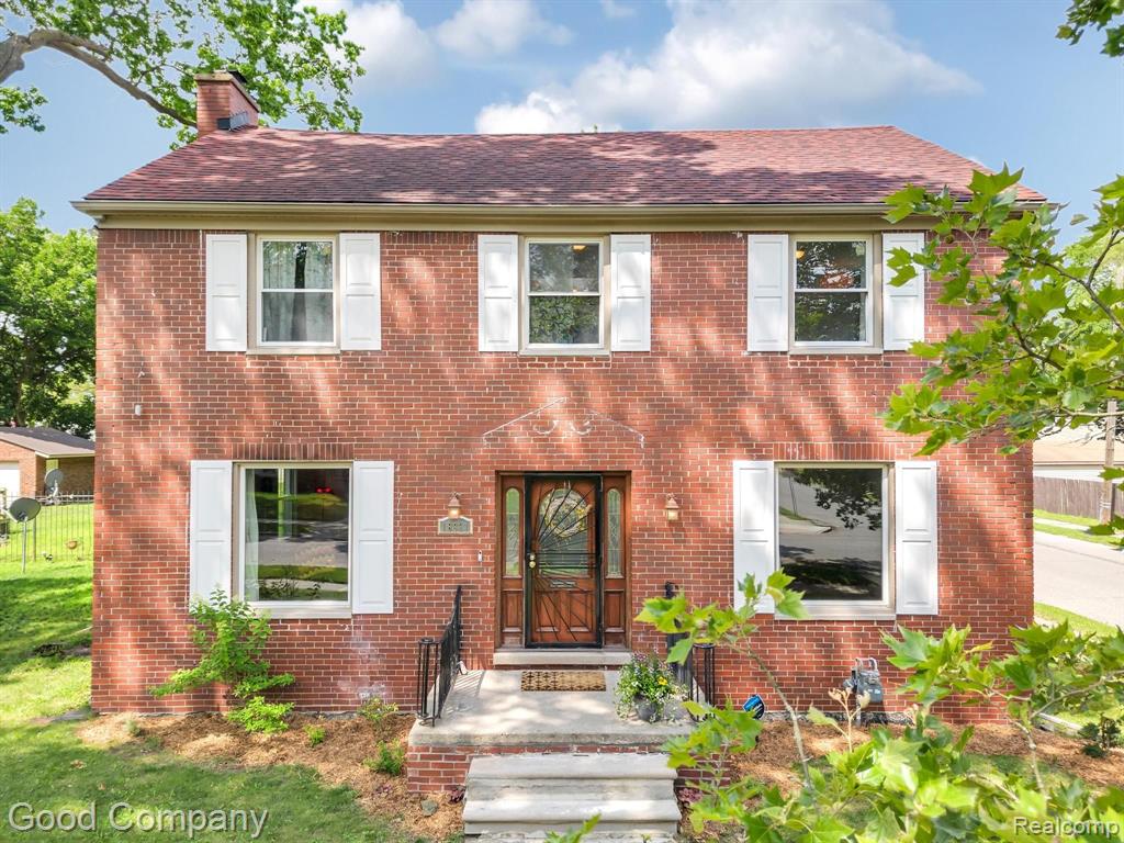 Sold home at 18331 Warrington Drive in Detroit’s University District represented by Designed Living Real Estate