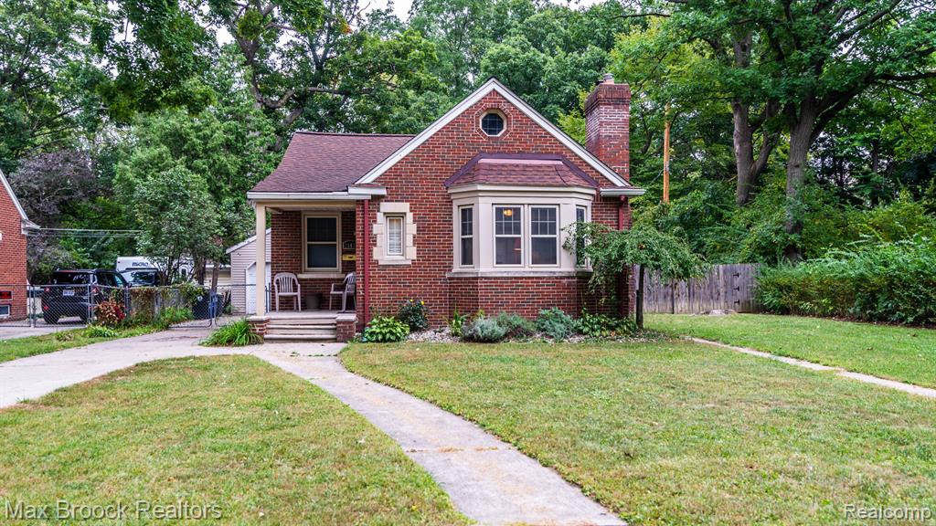 Brick ranch home sold on Lennane Street in Redford Township Michigan