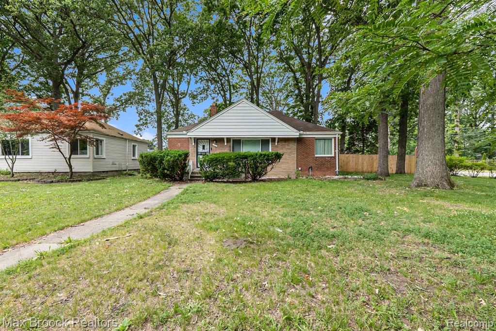 Sold home at 21261 Kipling Street in Oak Park Michigan