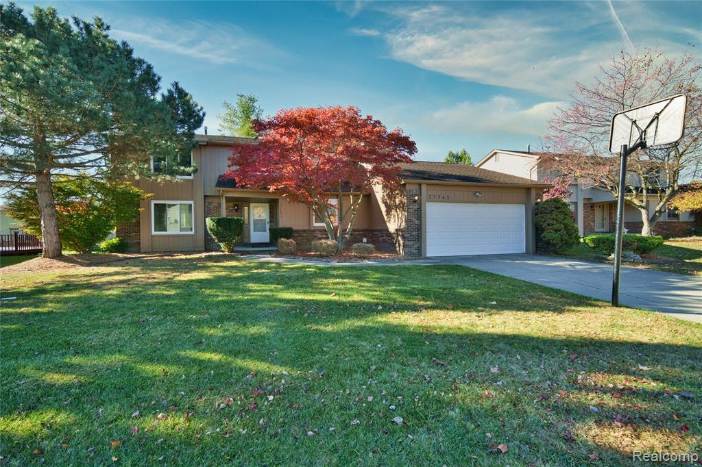 37741 Lancaster Drive Farmington Hills MI rental home leased with tenant representation by Patrice Henderson