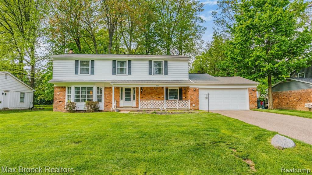 Exterior of home sold in the Kimberly North subdivision in West Bloomfield Township Michigan