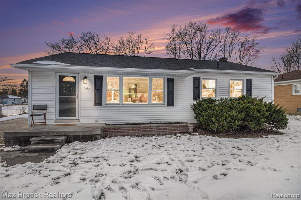 Sold home at 645 Center Ridge in South Lyon Michigan