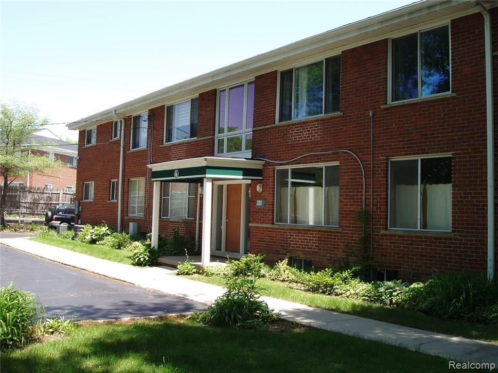 Designed Living Real Estate Birmingham Woods Condo