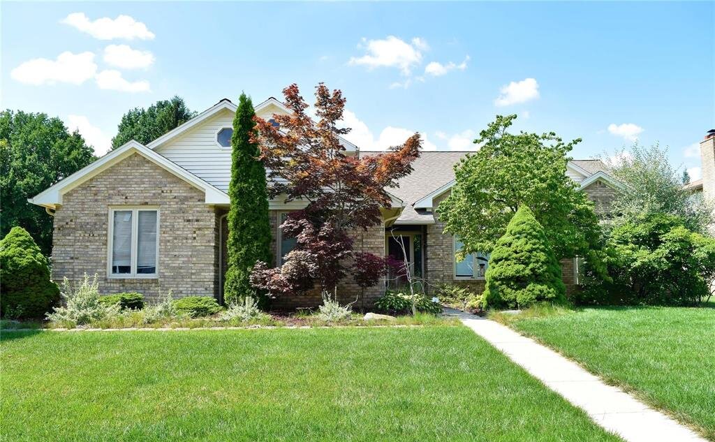 Leased home in Troy MI Hidden Stone subdivision