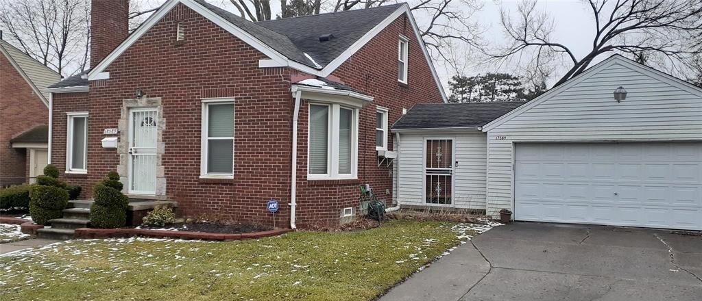Exterior of bungalow home sold in the Magnolia subdivision of Southfield MI