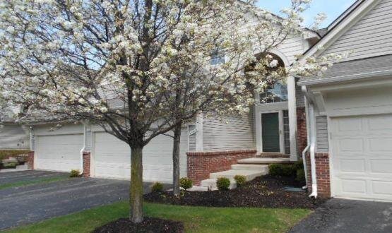 Designed Living Real Estate Saratoga Farms In Farmington Hills