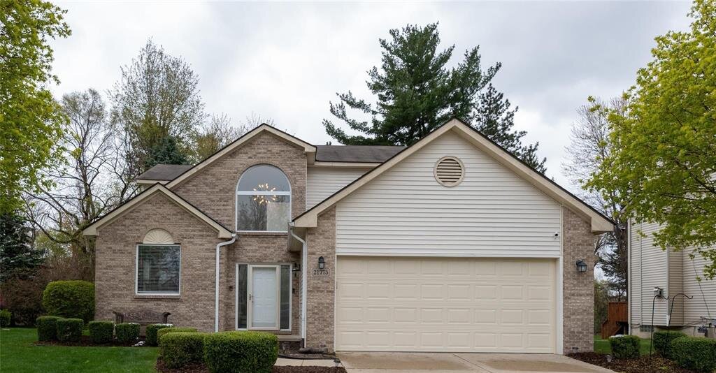 Exterior of sold home in Plum Hollow Woods subdivision Southfield MI