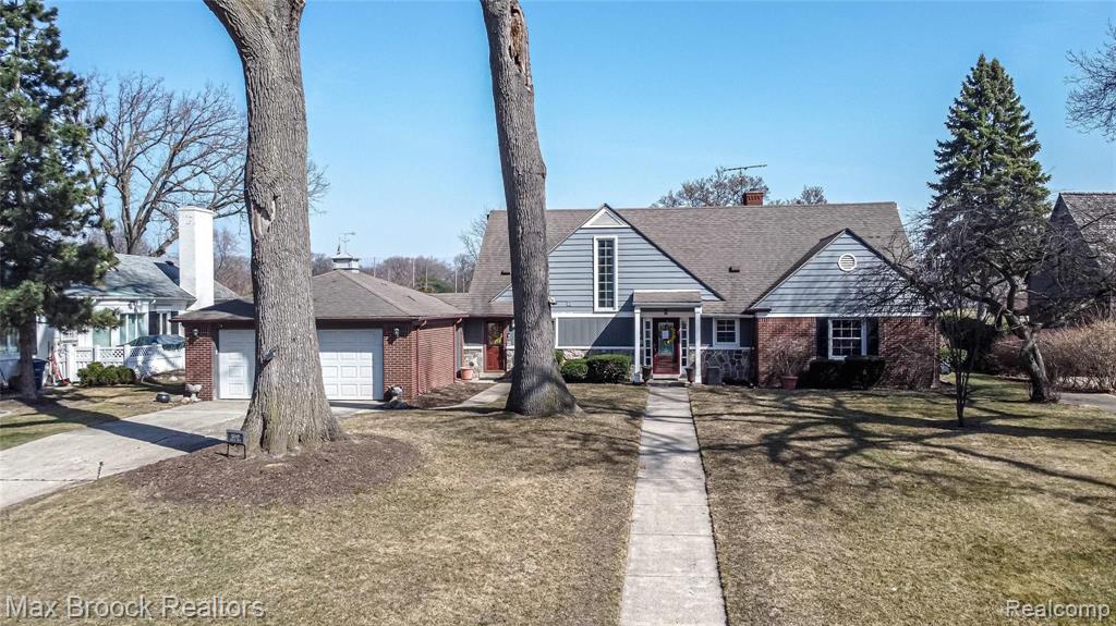 Exterior of sold home on Detroit Golf Club Fairway Drive in Detroit MI