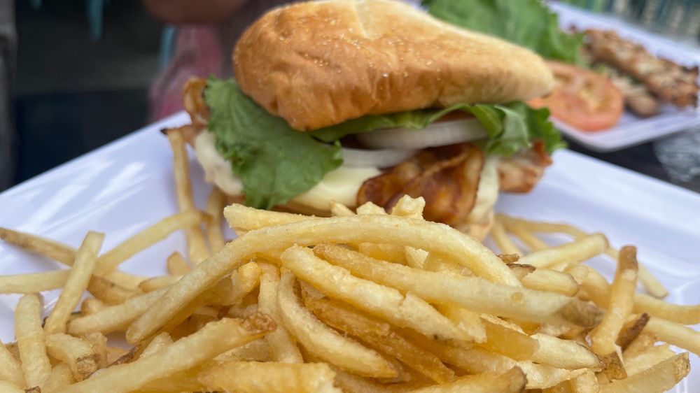 La Pescaderia Maranatha Realty