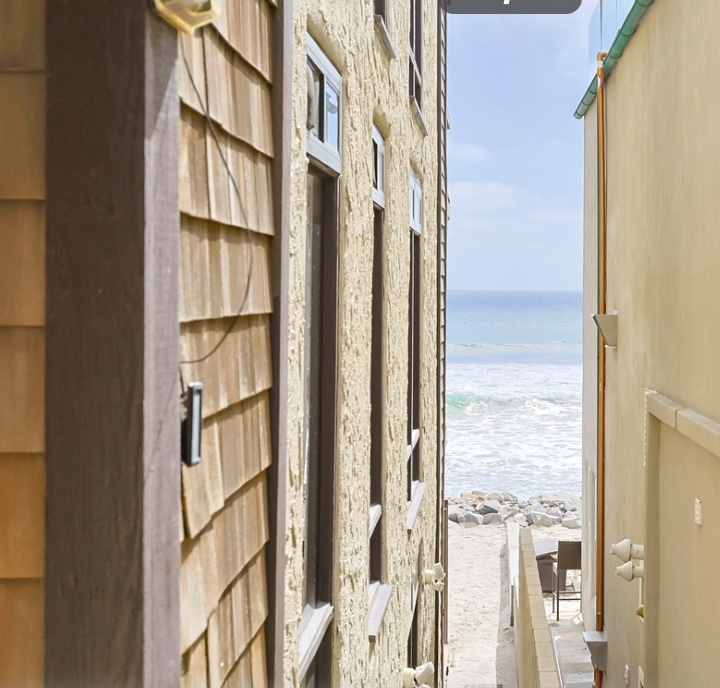 Oceanfront living in Oceanside California - beachfront access and ocean views