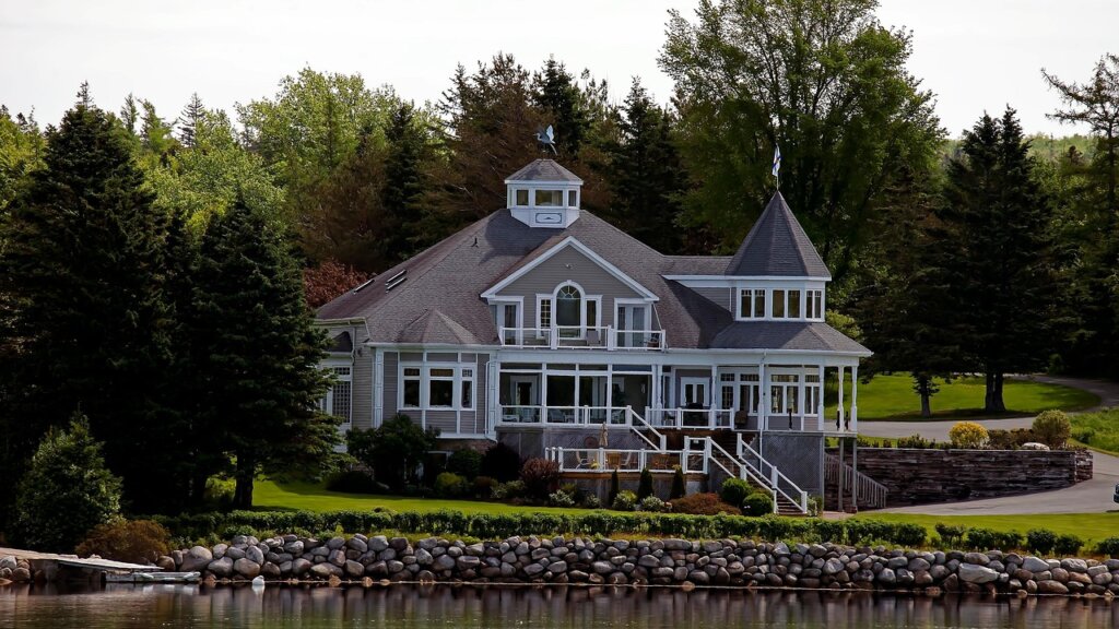 Luxury, Homes