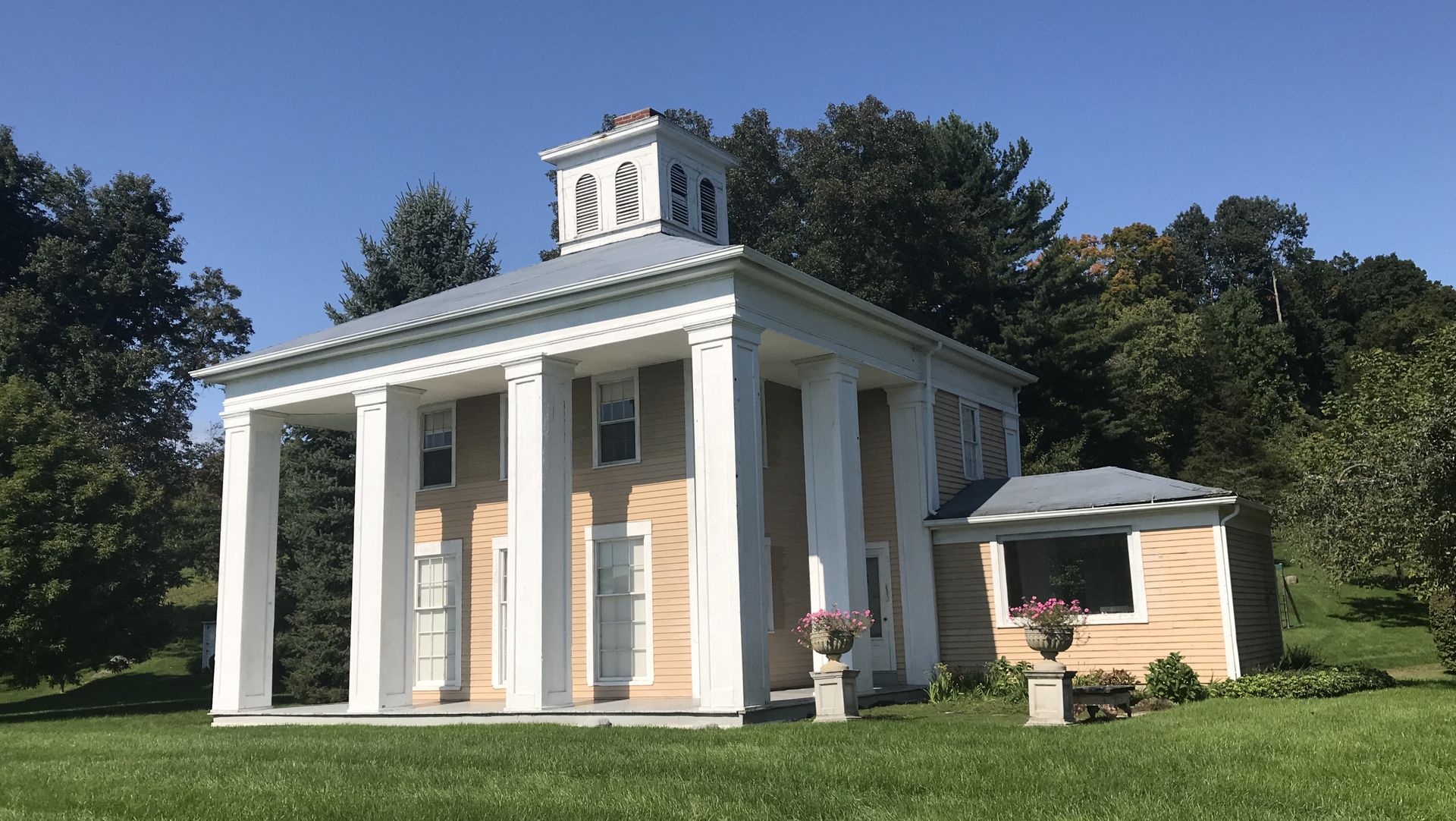 House Greek Revival